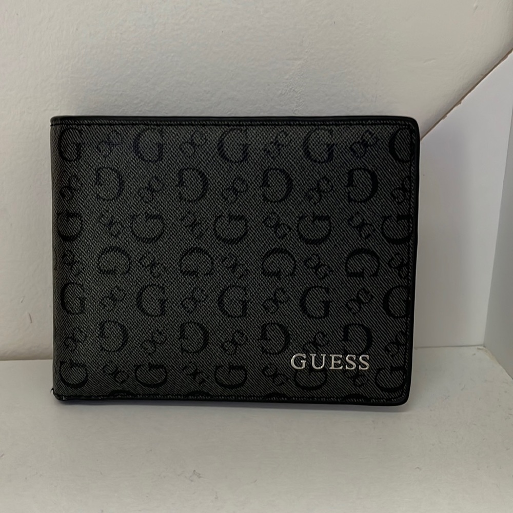 GUESS WALLET